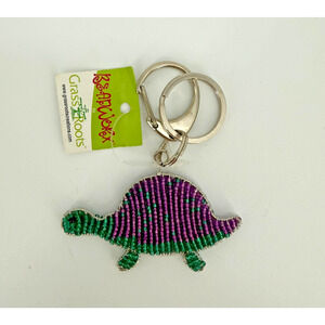 Disney Animal Kingdom Beadworx GrassRoots Keyring - Purple and Green Turtle NEW